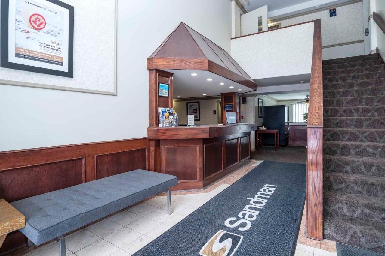 Sandman Inn Smithers Exterior photo