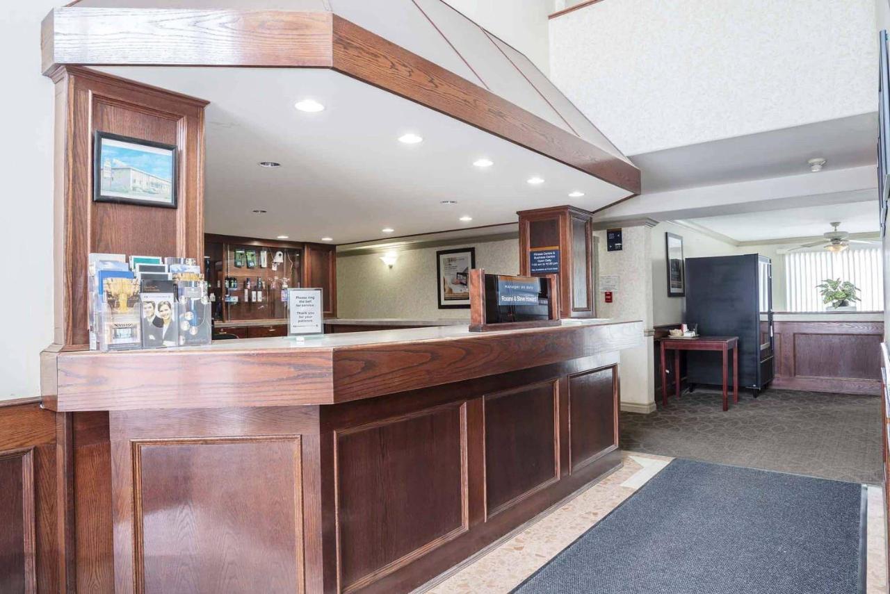 Sandman Inn Smithers Exterior photo