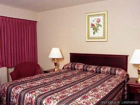 Sandman Inn Smithers Room photo